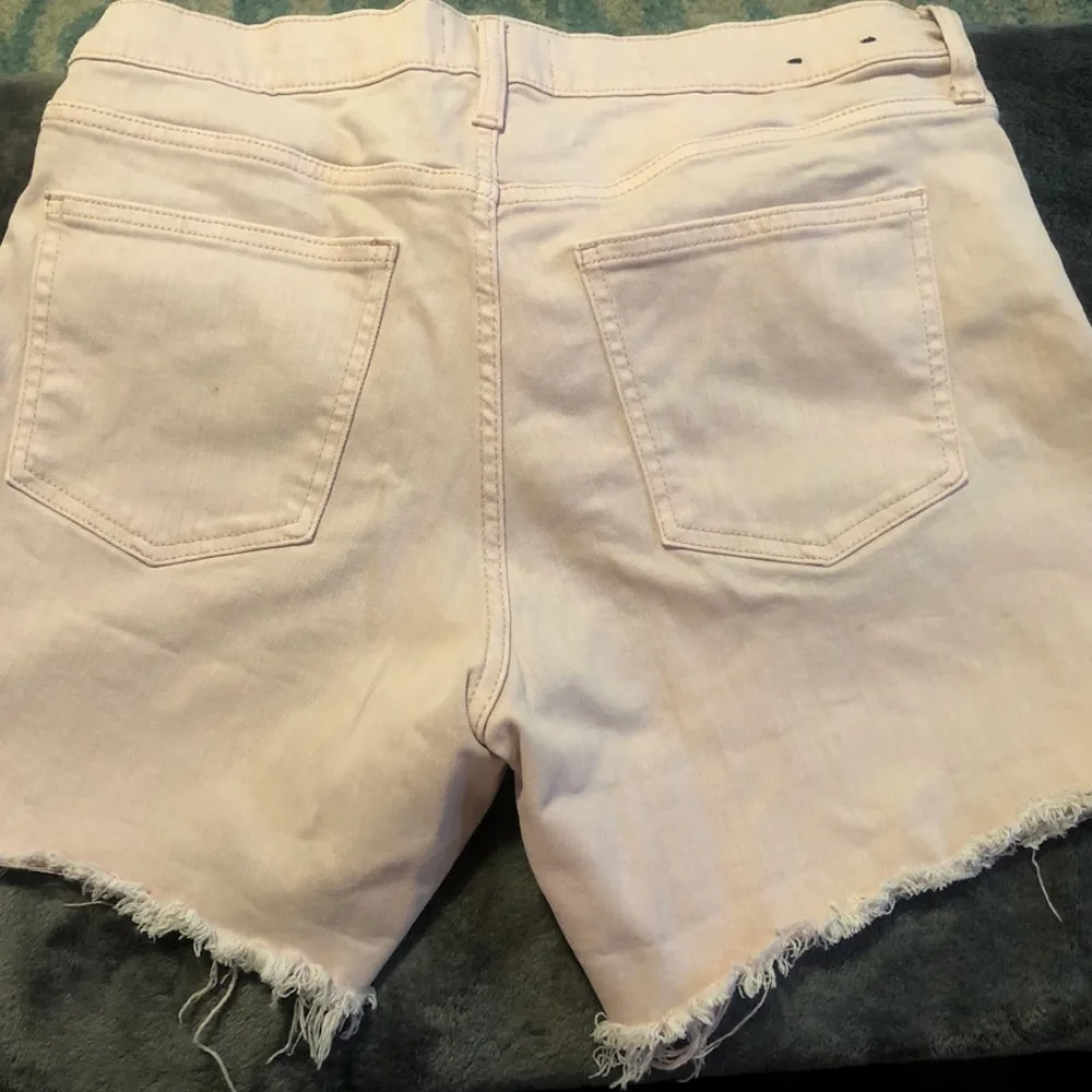 Gap Denim Pink Shorts - Picture 2 of 2